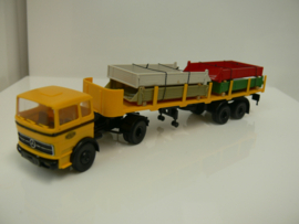 Brekina 1:87 Mercedes vrachtwagen containerbak vervoer Meiller ovp 81008