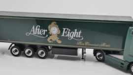 Schucoo 1:87 H0  vrachtwagen Mercedes After Eight chocolate