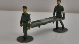 1:87  soldaten met brancard