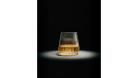 4-delige onbreekbare en Zweedse designglazen, inclusief luxe kokerverpakking.