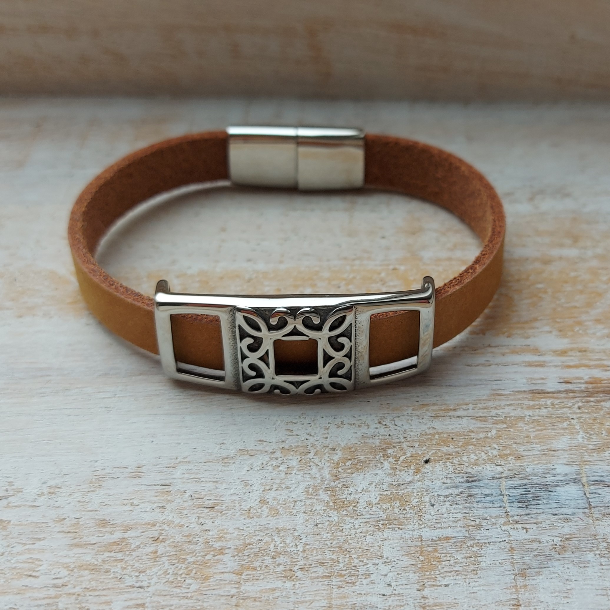 Licht bruine armband met fantasy-schuiver 'Suzy'