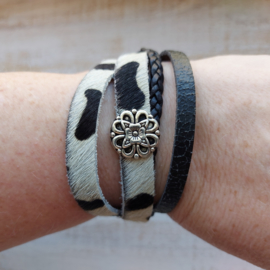 Zwart-witte vachtleren armband 'Evy'