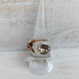 Halfmetalen en halfleren ring met Swarovski kristal "oranje"