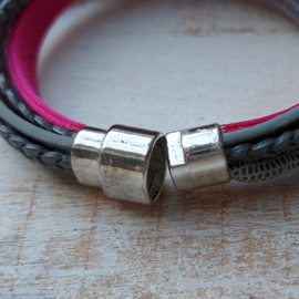 Pink Ribbon armband van leer | 2025.3