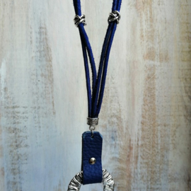 Lange leren ketting kobaltblauw met hanger