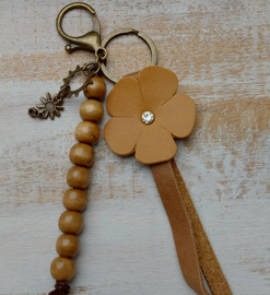 Bruine, leren sleutelhanger "you're my blossom"