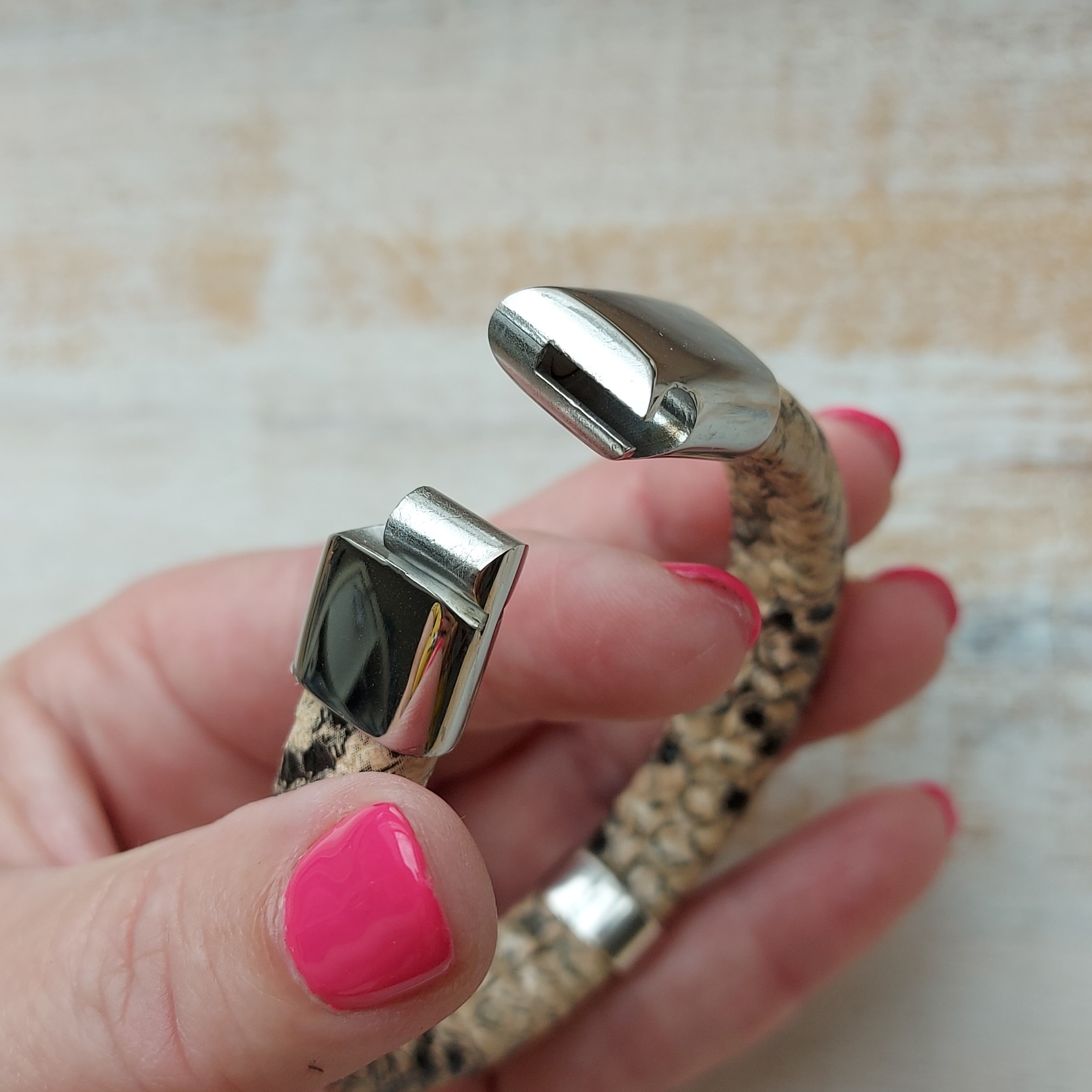 Armband in beige pythonleer "Filou"
