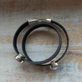 Metallic grijze wikkelarmband 'Mira'