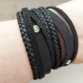 Zwarte wikkelarmband met kristalstuds "Jutta"