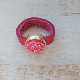 Pink Ribbon ring van fuchsia roze leer 'shiny' | 2023