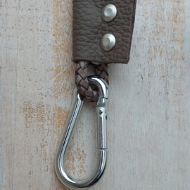 Lang keycord No. 10 - taupe met karabijnhaak