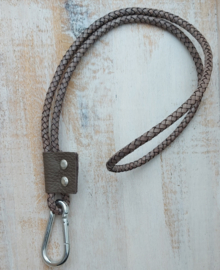 Lang keycord No. 10 - taupe met karabijnhaak