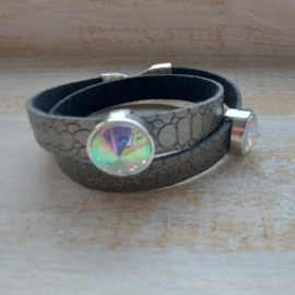 Metallic grijze wikkelarmband 'Mira'