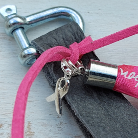 Pink Ribbon leren sleutelhanger