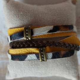 Currygele en donkerbruine armband met bronzen details 'Willemijn'