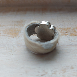 Beige hair-on ring "Nikki"