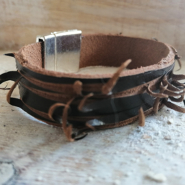 Bruin leren armband met schaafkrullen "Raw"