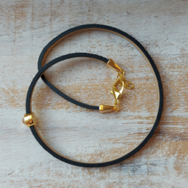 Goudkleurige wikkelarmband 'Sammy"