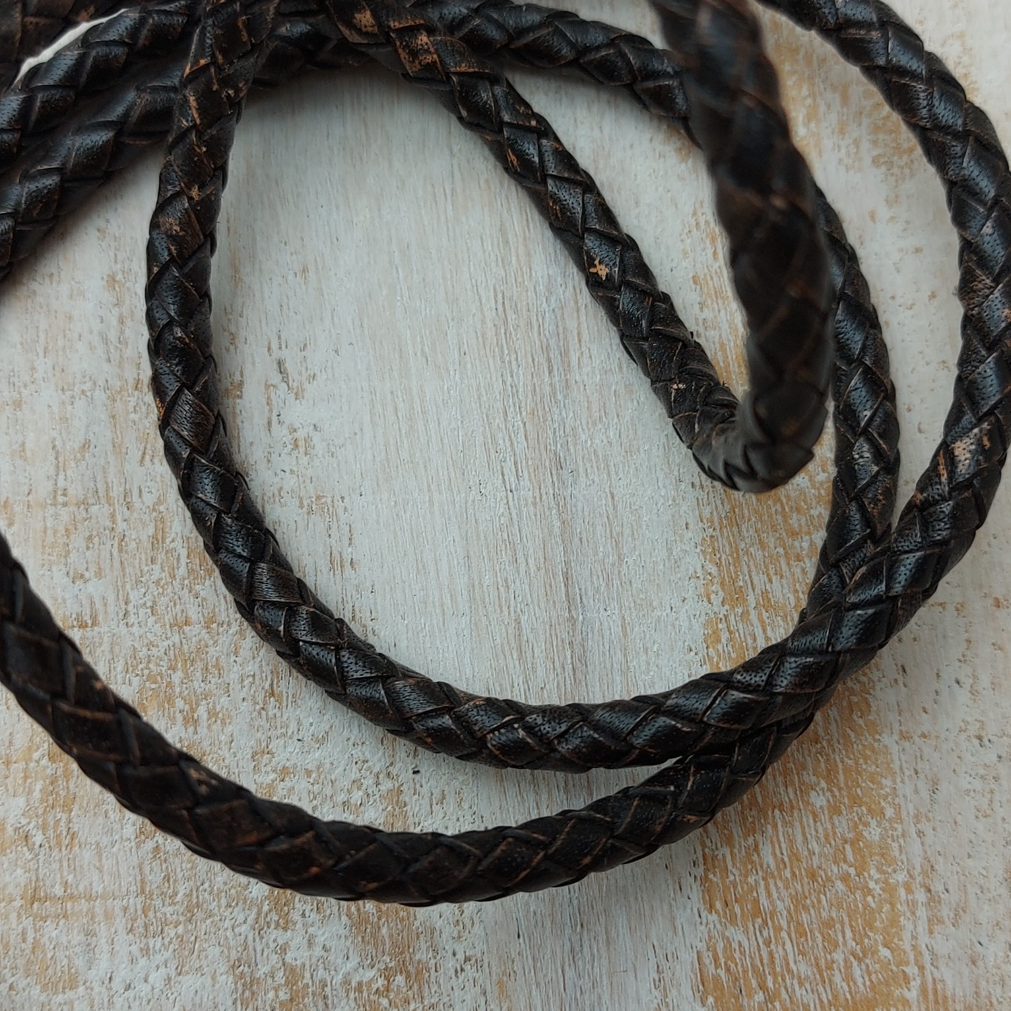 Lang keycord No. 12 - donkerbruin met karabijnhaak