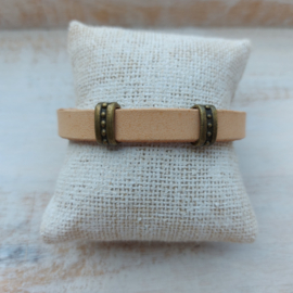 Naturelbruine armband met bronzen details 'Eliza'