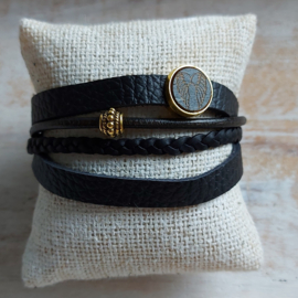 Zwart leren armband met goudkleurige details 'Marissa'