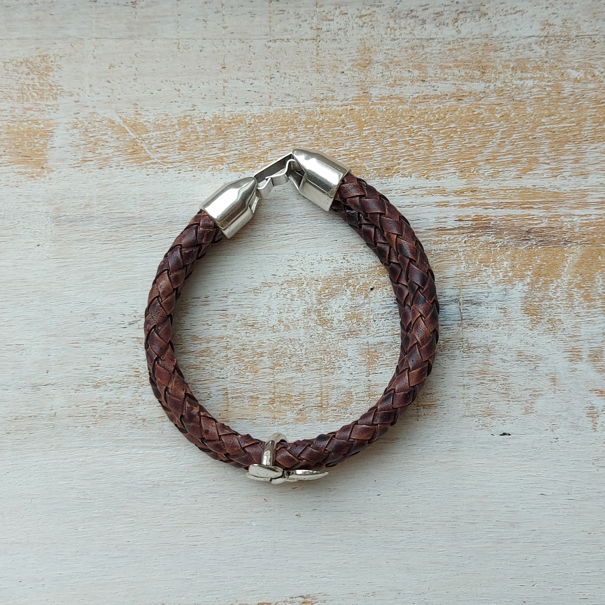 Bruine armband met vlinder schuiver 'Miley'