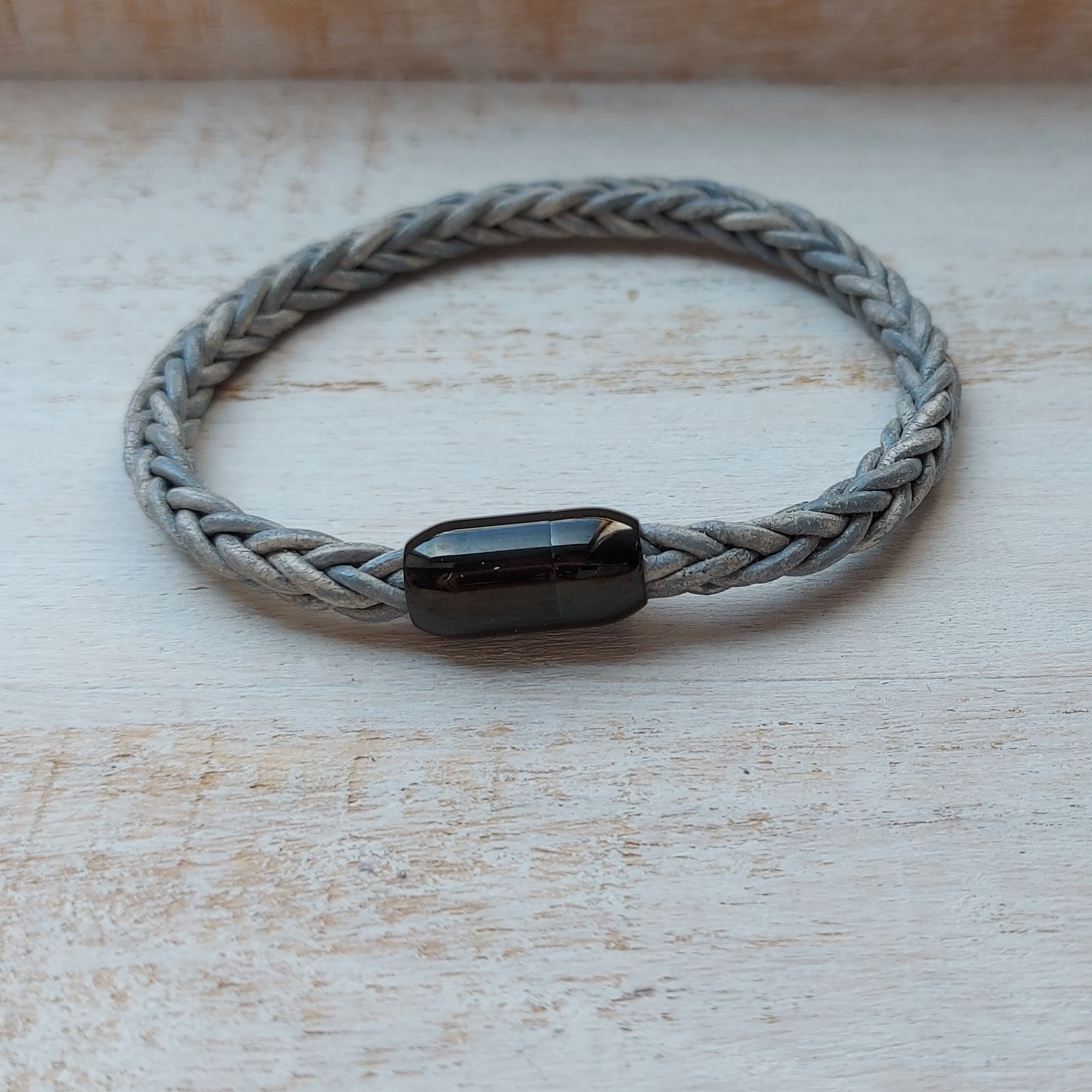 Lichtgrijze armband 'Harm'