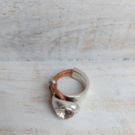 Halfmetalen en halfleren ring met Swarovski kristal "oranje"