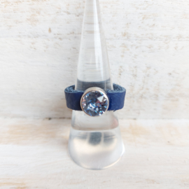 Blauw leren ring met Swarovski kristal