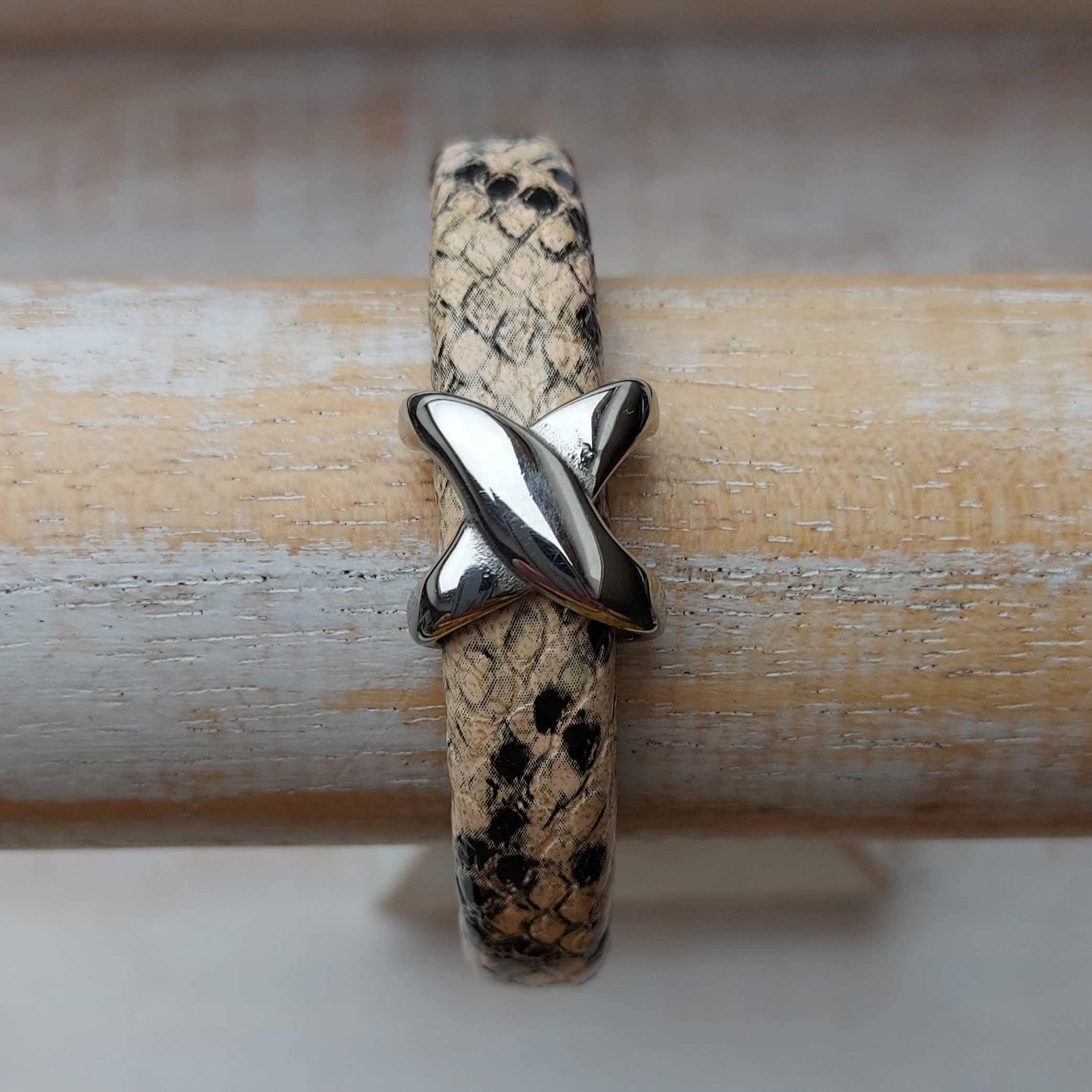 Armband in beige pythonleer "Senna"
