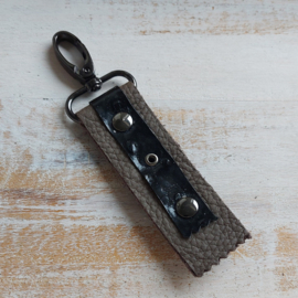 Tas- of sleutelhanger 'Gun black'