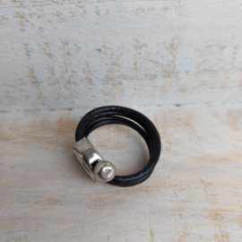 Zwart leren ring met swirl