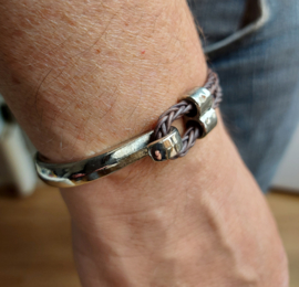 Half metalen armband met bruin gevlochten leer 'Castor'