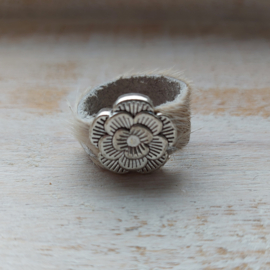 Beige hair-on ring "Nikki"