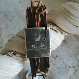 Bruin leren armband met schaafkrullen "Raw"