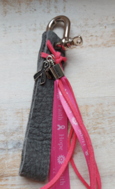 Pink Ribbon sleutelhanger leer | 2024