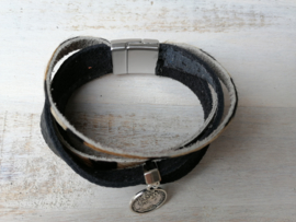 Zwarte armband met panterprint