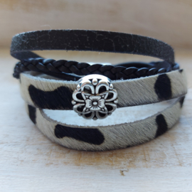 Zwart-witte vachtleren armband 'Evy'