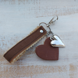 Bruine leren sleutelhanger "Hearts"