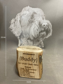 Huisdier foto op plexiglas op houten voet. 23x15cm