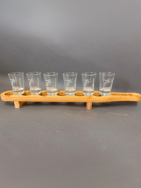 6 shotjes glaasjes in houder. Met tekst gravuren