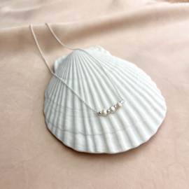 Parel ketting met witte parels