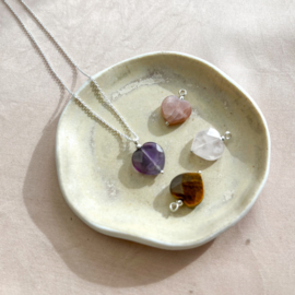 Ketting met edelsteen hart