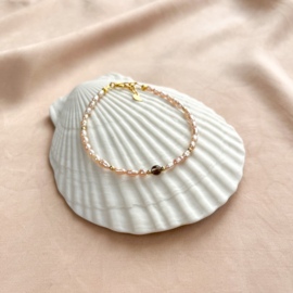 Parel armband met rookkwarts