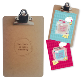 Clipboard 'Wat lach je' met 2 set cards A5