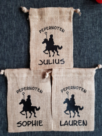 Pepernootzakje met naam (of tekst naar keuze)