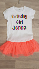 Shirt met tekst in regenboog kleuren