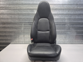 Bestuurderstoel zwart leer met zwart stiksel voor een Mazda MX-5 NBFL