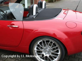 Verkocht = Mazda MX5 MX-5 NC Afdekpaneel zijkant  type NC  zwart