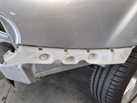 Gebruikte plastic bumper bevestigingstrip rechts achter de bumper Mazda MX-5 NC